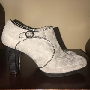 Heeled booties